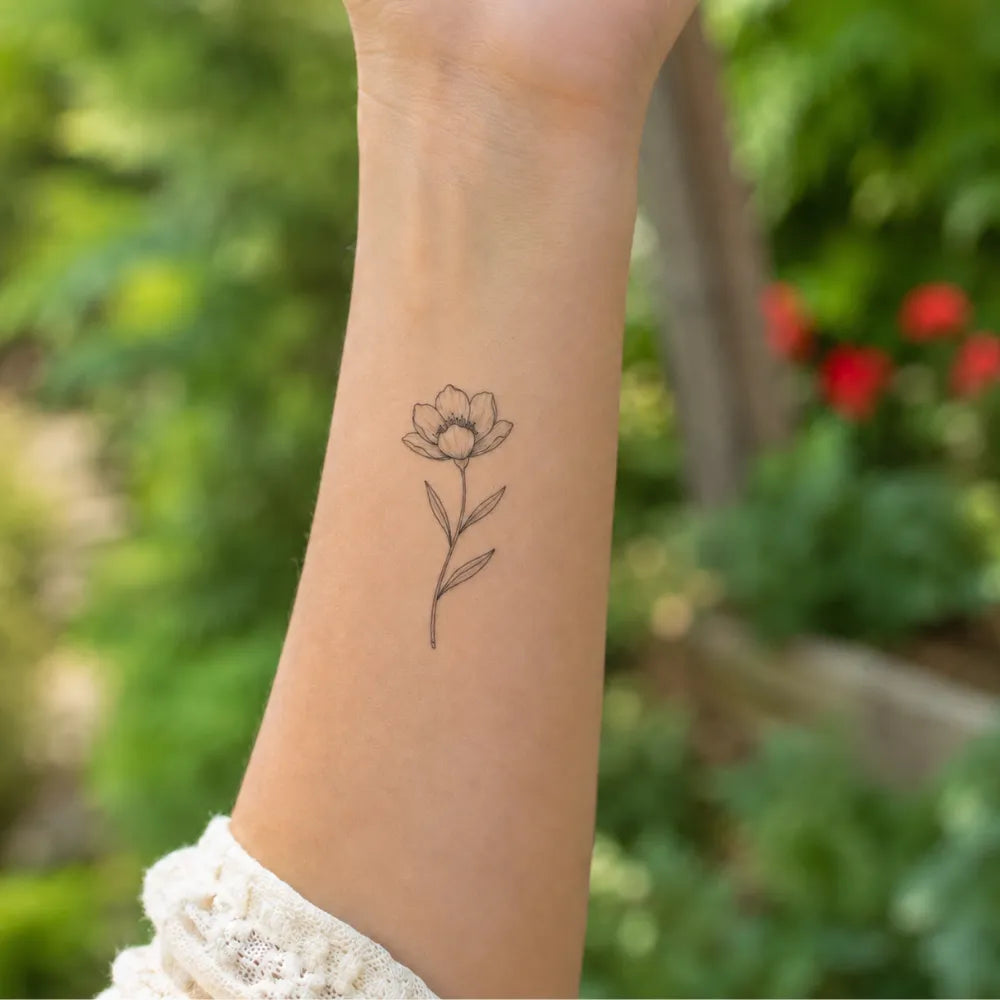 SafeTatt — Line Flower · fotografie tetování na kůži